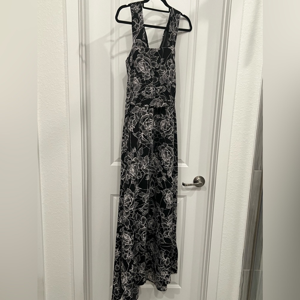 City chic midi dress.